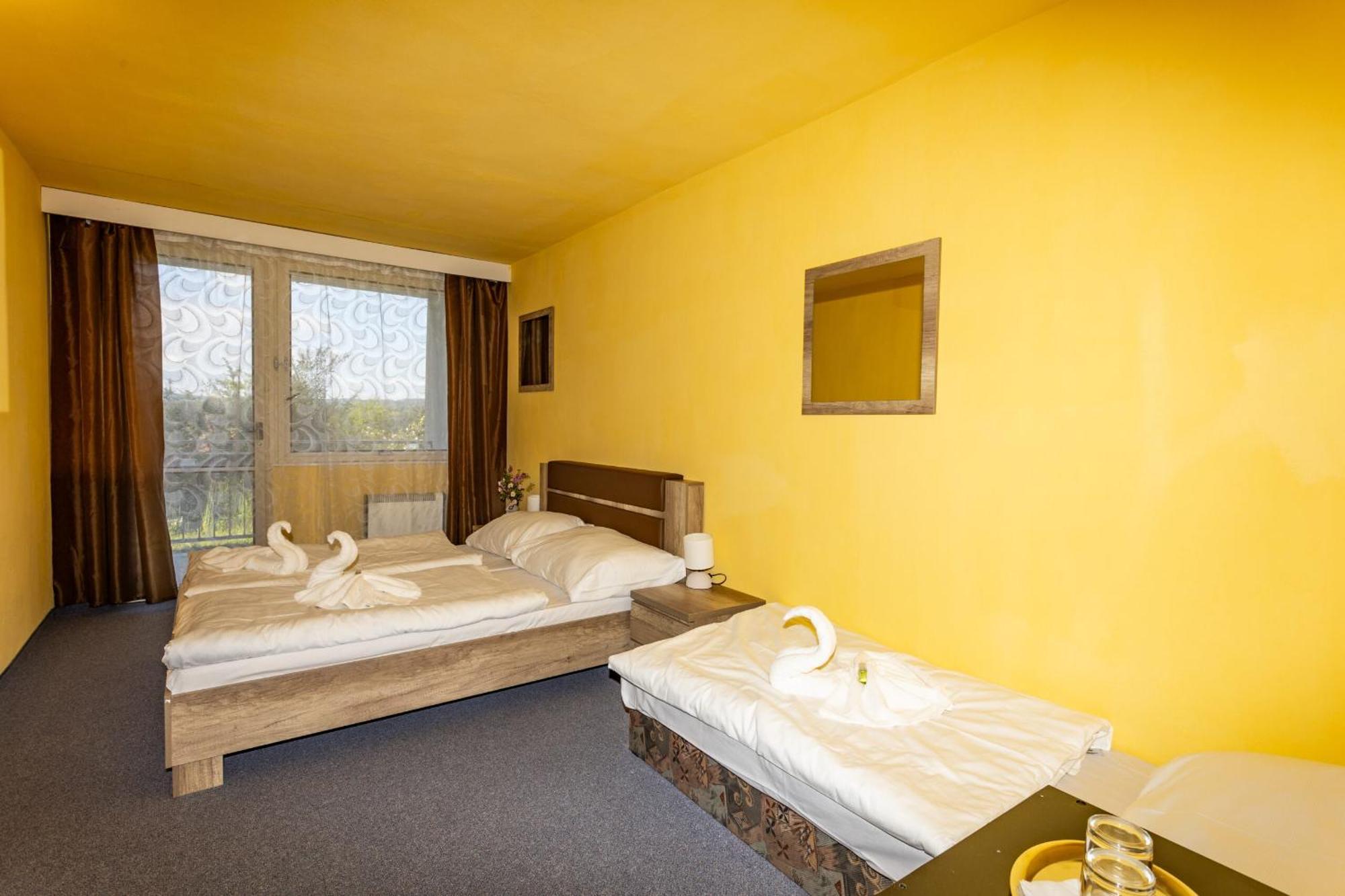 Hotel Panorama Orlik Klucenice Exterior foto